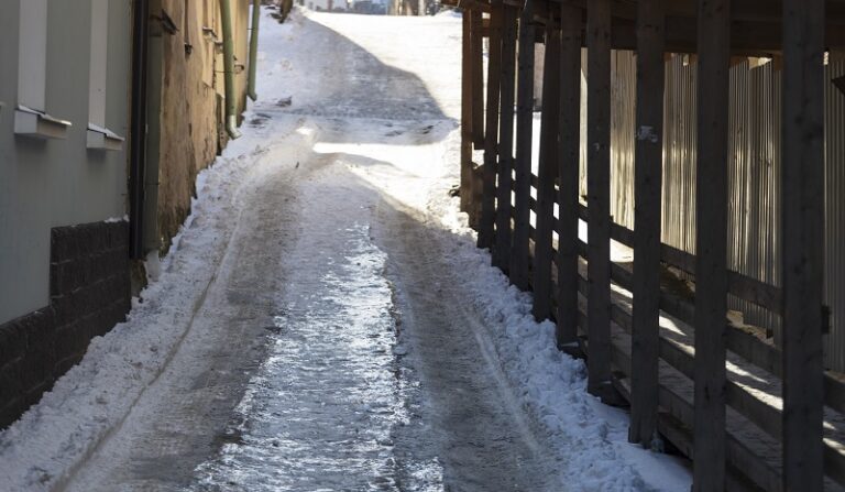 Safest Ice Melt For Concrete Surfaces