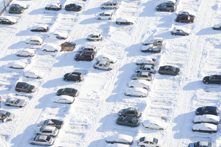 Sidewalk-and-parking-lot-ice-removal-tips