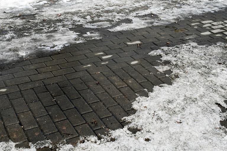 Methods Of Cleaning The Ice Melt Residue Off Concrete