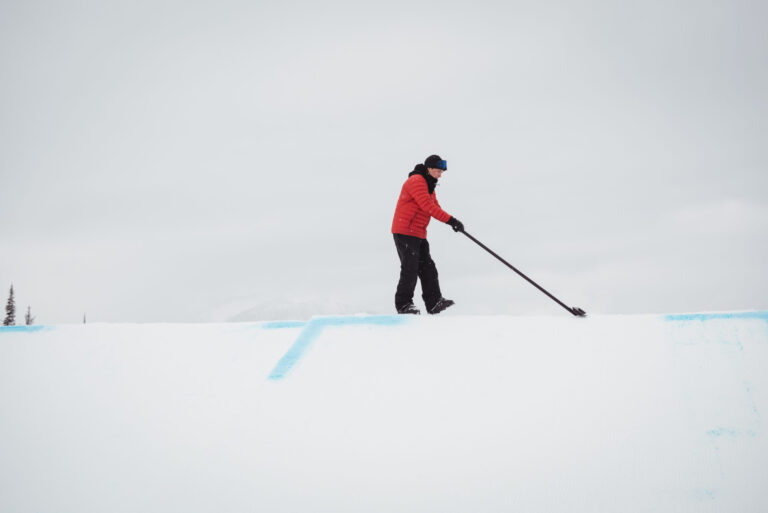 Choosing The Best Snow Shovel: Factors To Consider