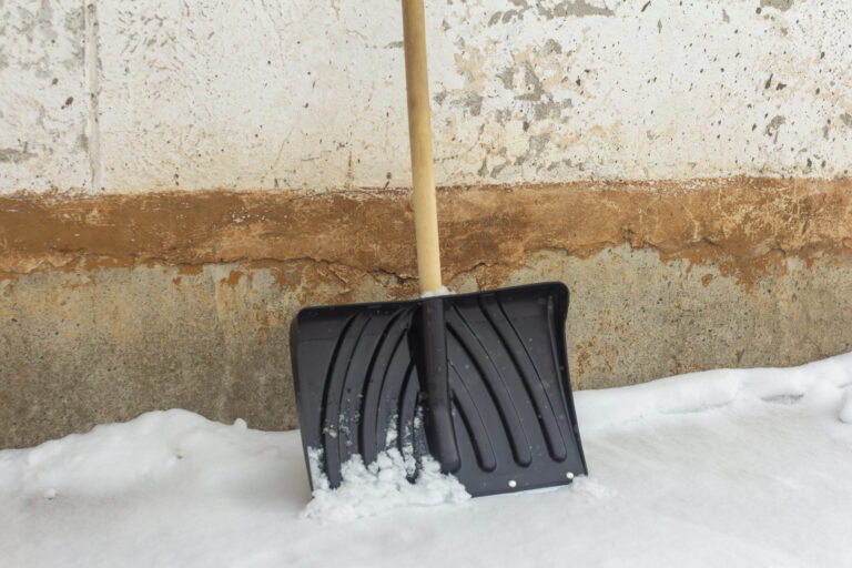 4 Pros And Cons Of Snow Melting Driveway Mats