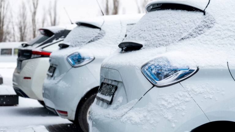 5-Efficient-Ways-To-Defrost-Your-Car-During-Winter
