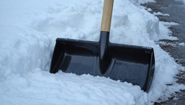 5 Ways To Selecting A Durable Plastic Shovel For Snow.