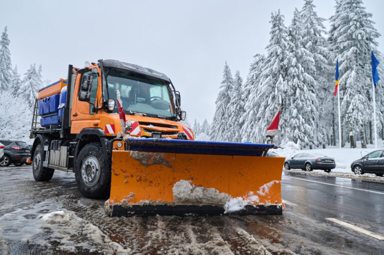 Snow-Melt-Trucks-In-The-City-A-Winter-Revolution