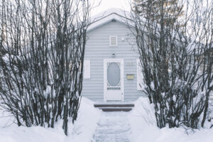 Can Safe Paw or Safe Thaw Edge or Damage Surfaces Like Walkways or Porches?